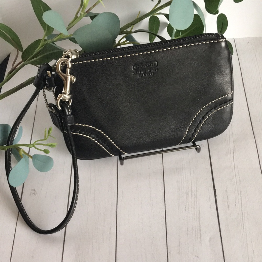 Vintage Coach Black Leather Wristlet (RARE)